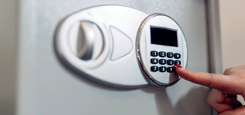 Jewelry Safe Cracking in Hawaiian Gardens, California