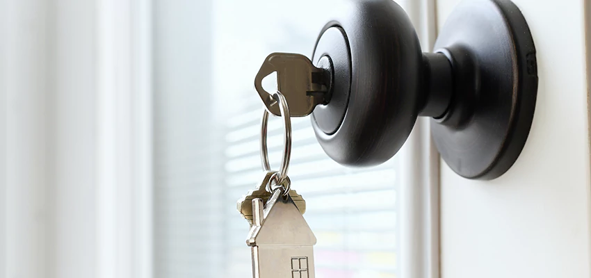 Bifold Door Knob Replacement in Hawaiian Gardens, California