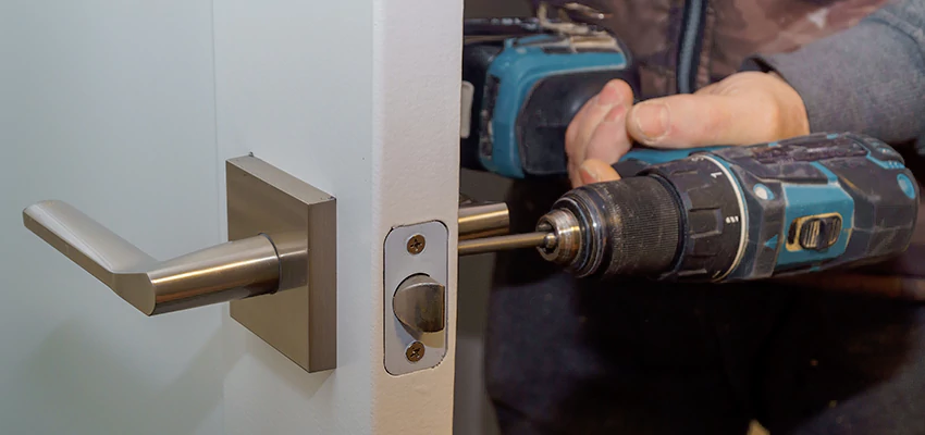 Broken Door Handle Lock Repair in Hawaiian Gardens, California