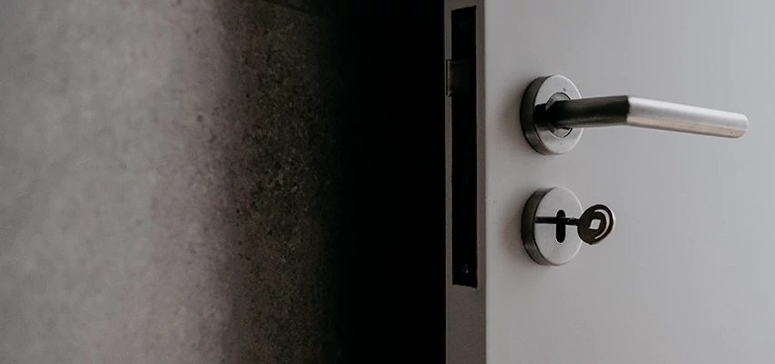 Front Door Handle Repair And Installation in Hawaiian Gardens, CA