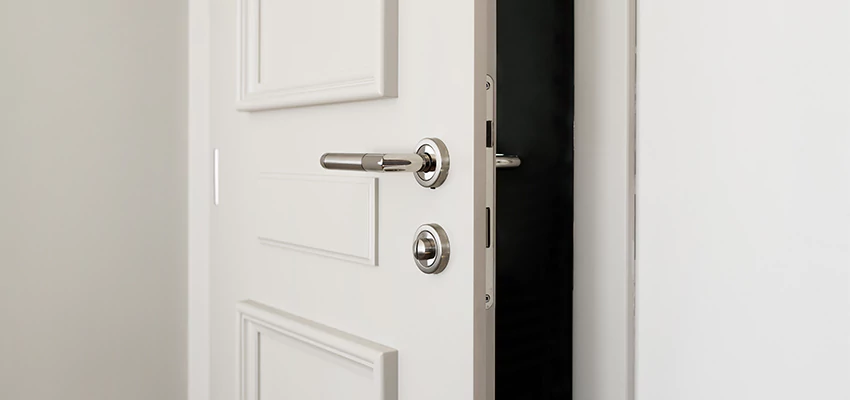Folding Bathroom Door With Lock Solutions in Hawaiian Gardens, CA